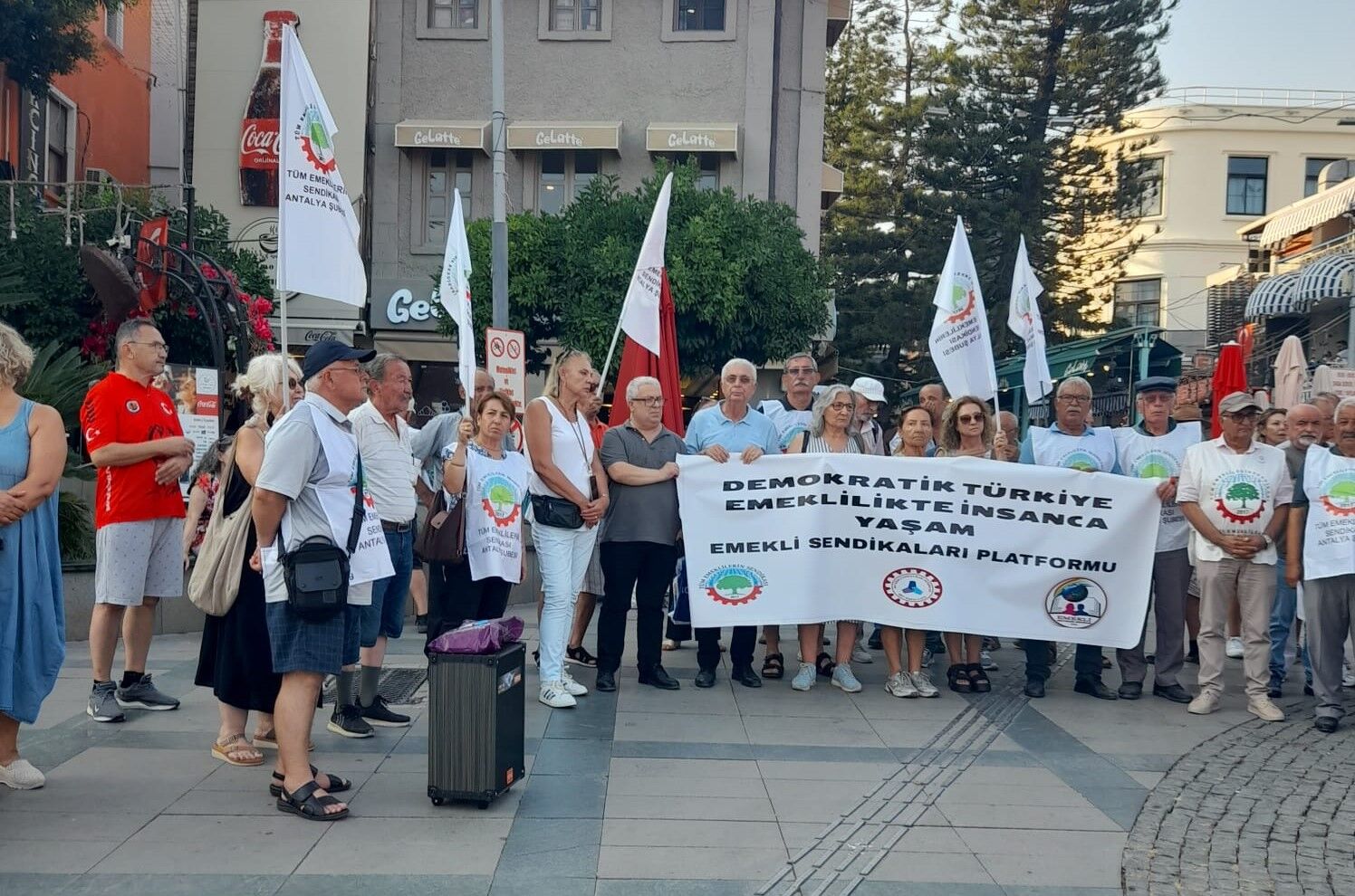 Emeklilerin Hak Mucadelesine Nail Kamacidan Destek (2)