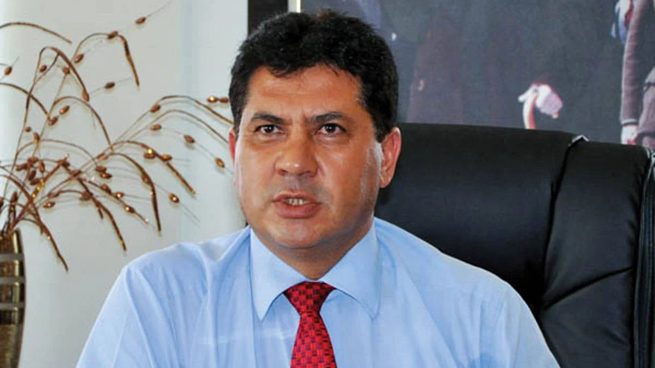 Eski Baskan Gul Kemer Belediyesiine Verdi Veristirdi (1)-2