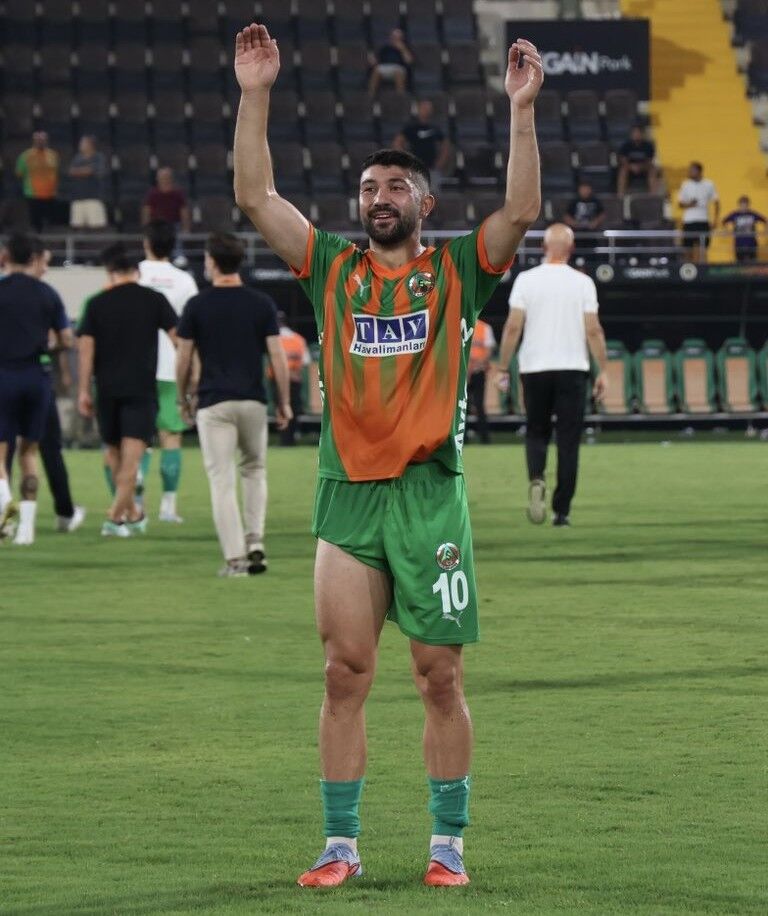 Kasımpaşa Ile Anlaşan Güven Yalçın, Alanyaspor’dan Ayrıldı (2)