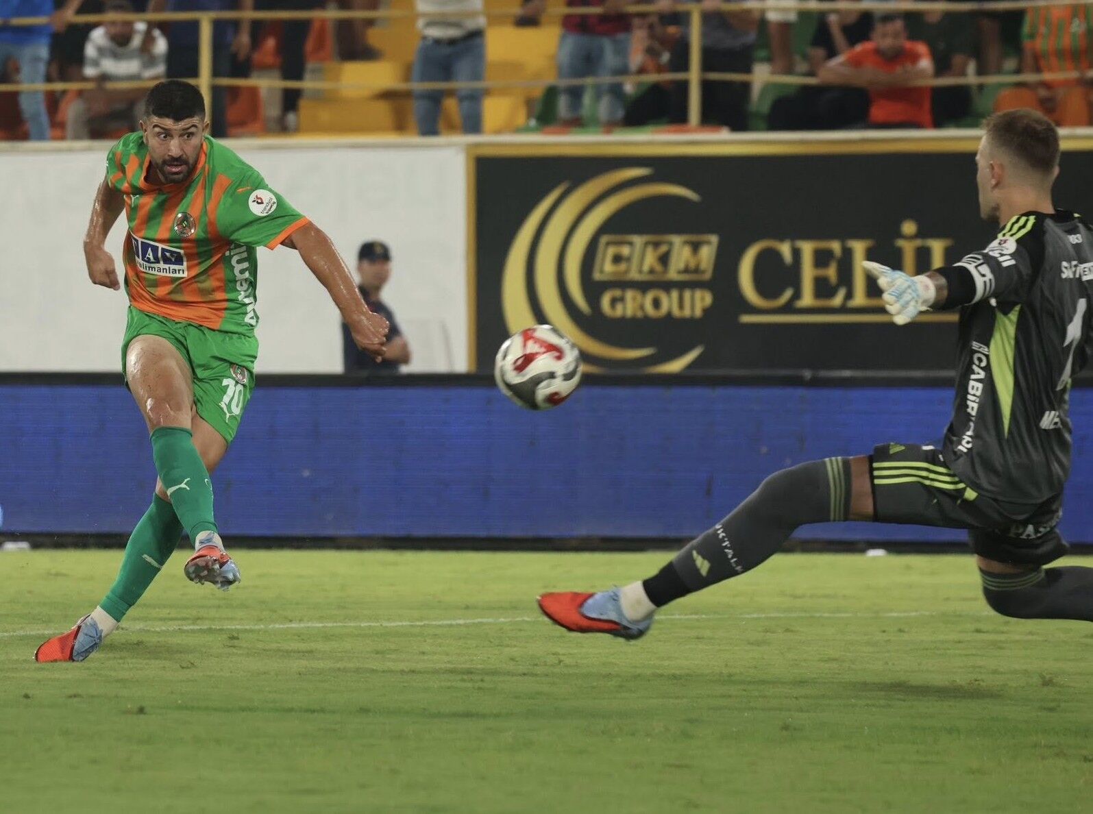 Kasımpaşa Ile Anlaşan Güven Yalçın, Alanyaspor’dan Ayrıldı (3)