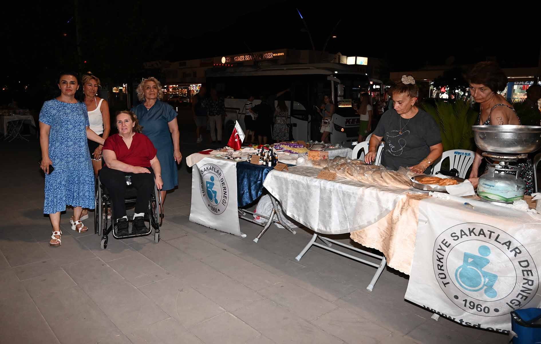 Kemerde Geleneksel Kermes Kapilarini Acti (2)