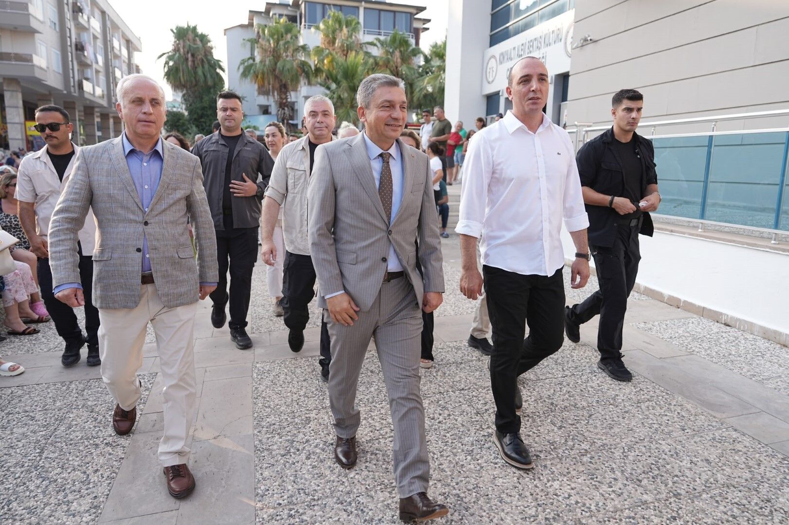 Konyaaltı Belediye Başkanı Cem Kotan Babasının Sözünü Hatırlatarak Çağrıda Bulundu (4)