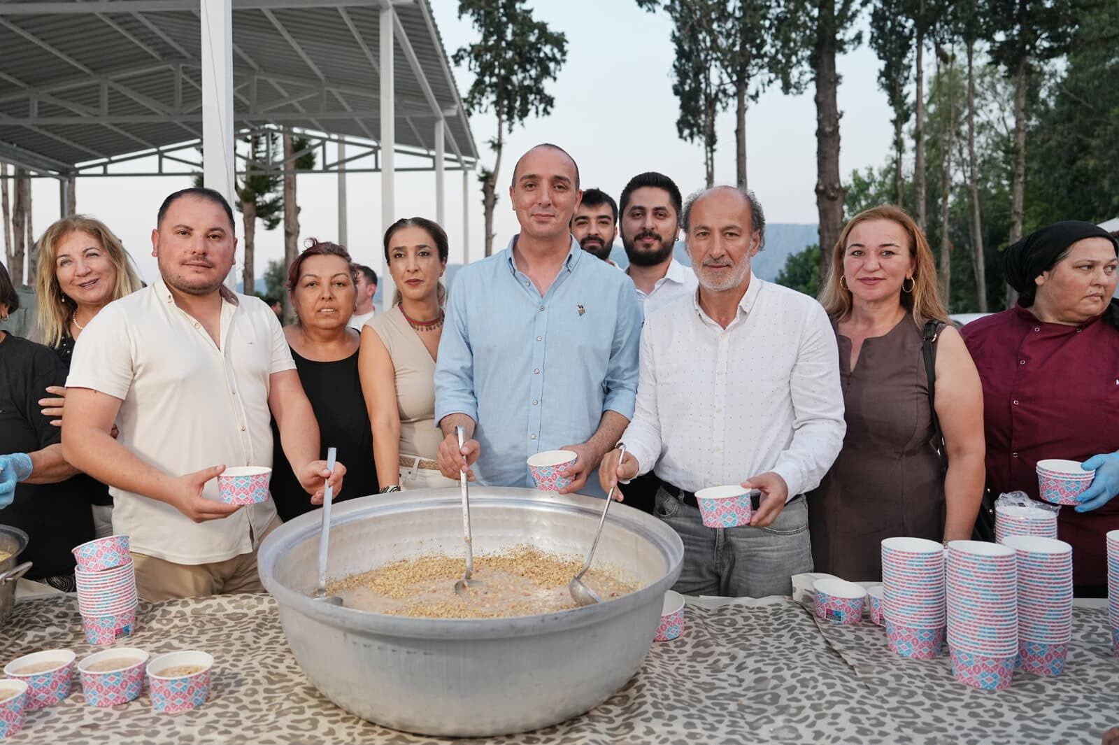 Konyaaltı Nda Aşure Kazanı Kardeşlik Için Kaynadı (9)