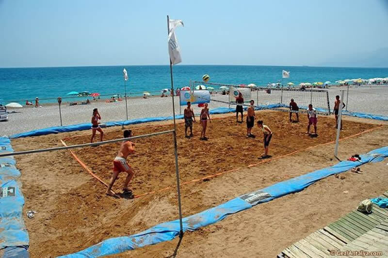 Konyaaltı’nda Voleybol Sahasına Kamusal Alan Engeli (3)