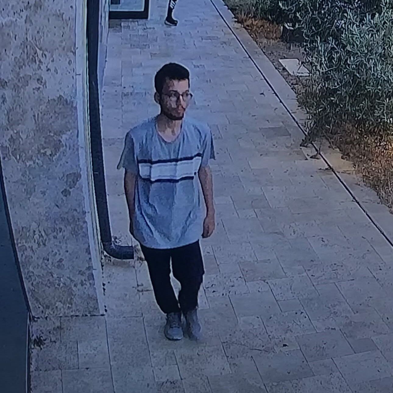 Kumluca’dan Antalya’ya Gelen Gençten 4 Gündür Haber Alınamıyor! Ailesi Endişe Içinde Bekliyor (2)