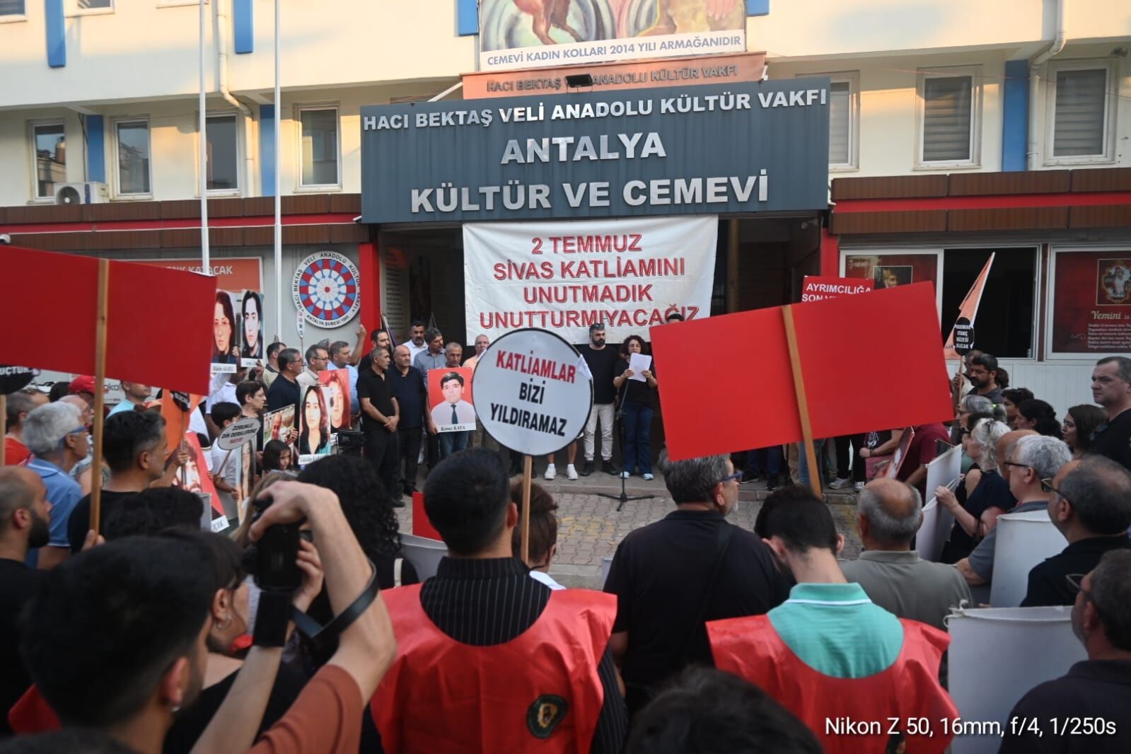 Madimak Katliaminin 33 Yilinda Antalyadan Adalet Cagrisi (7)