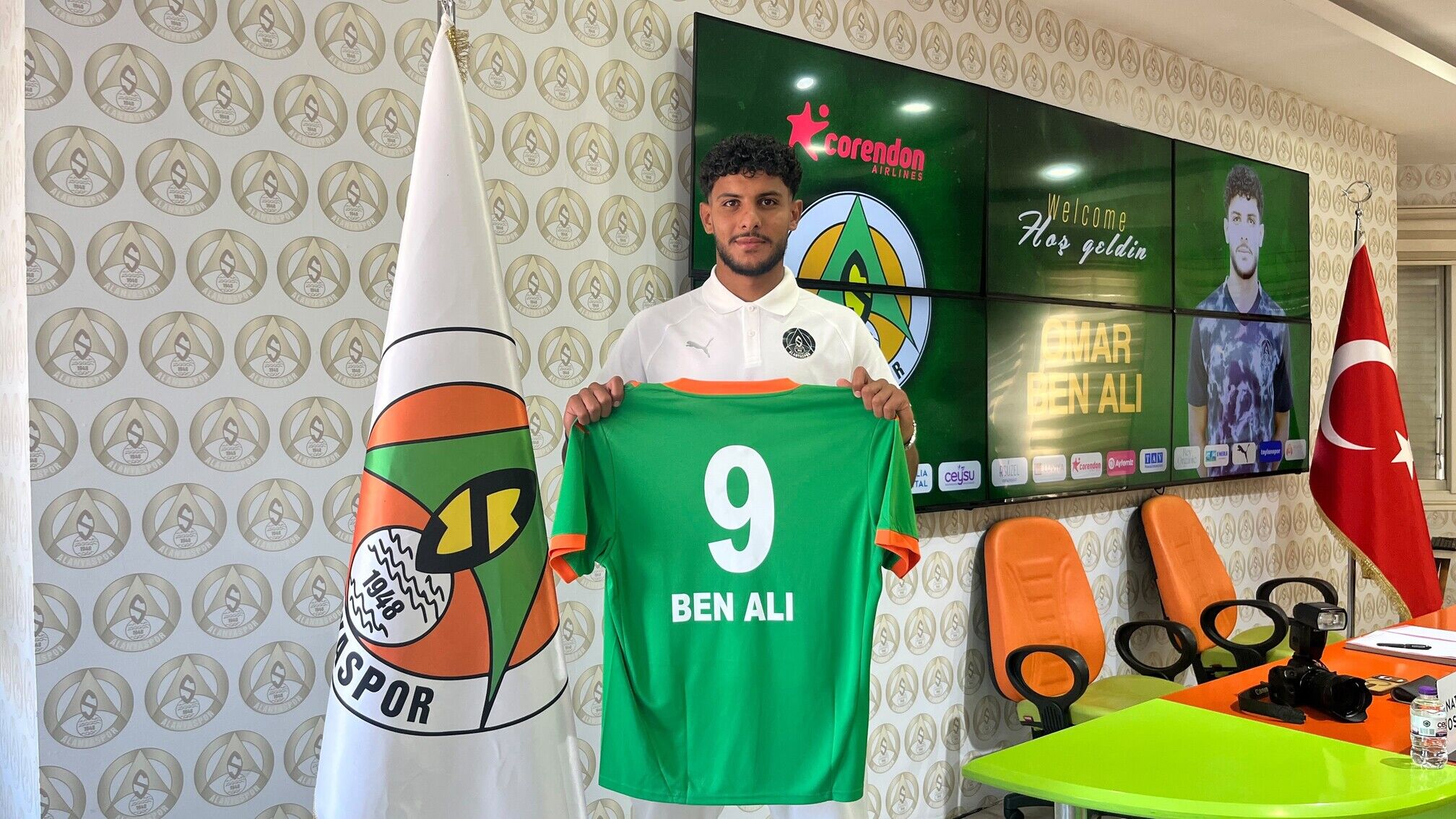 Omar Ben Ali Resmen Alanyasporda (6)