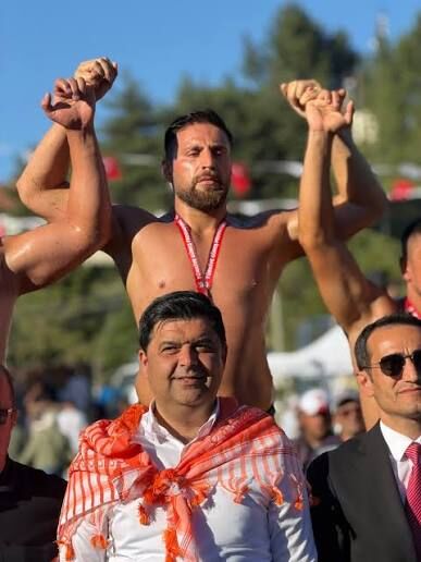 Onur Susz Başpehlivan Oldu