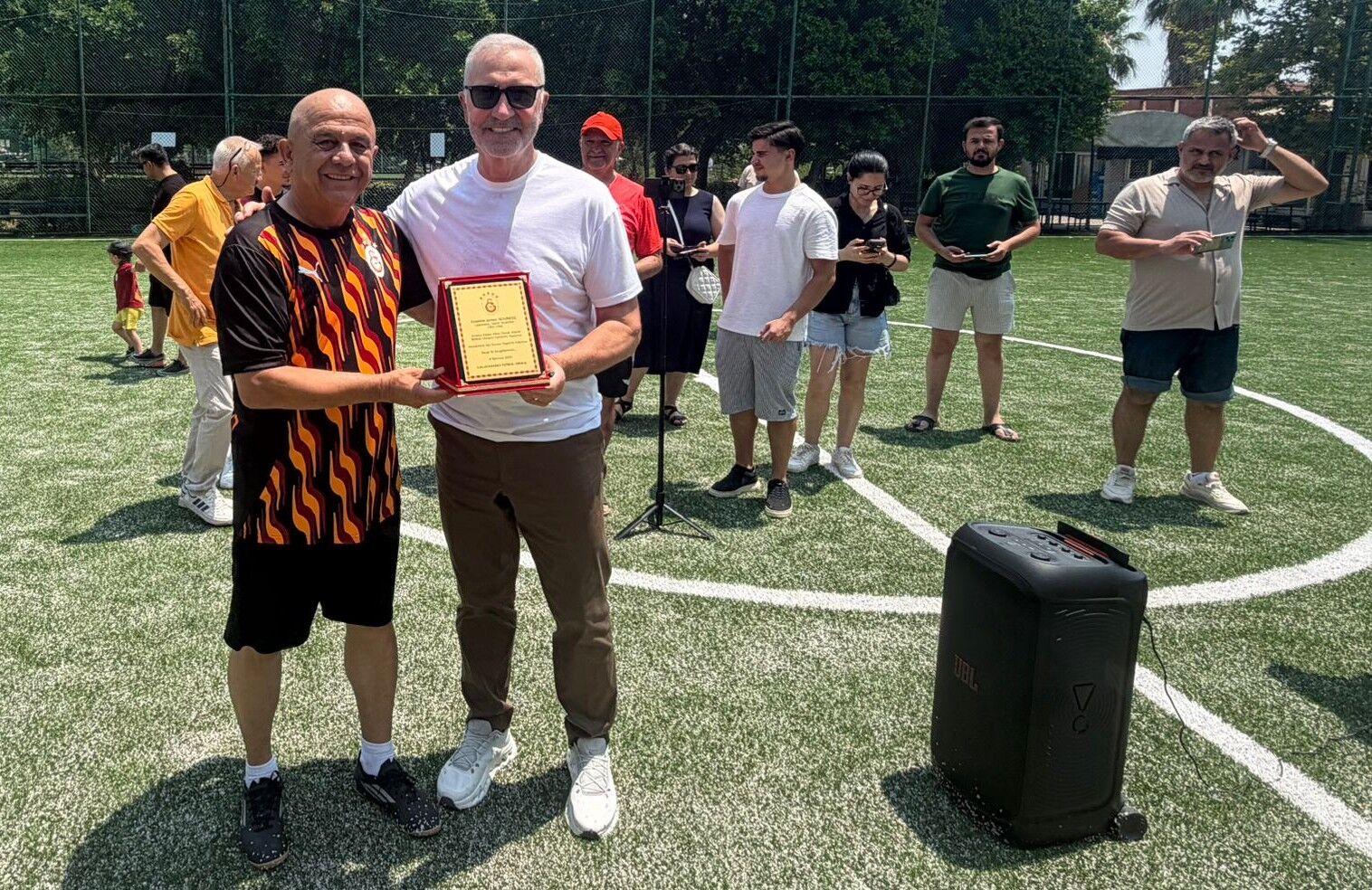 Saraçoğlu’na Galatasaray Bayrağı Diken Souness, Antalya’da Sporcularla Buluştu (3)