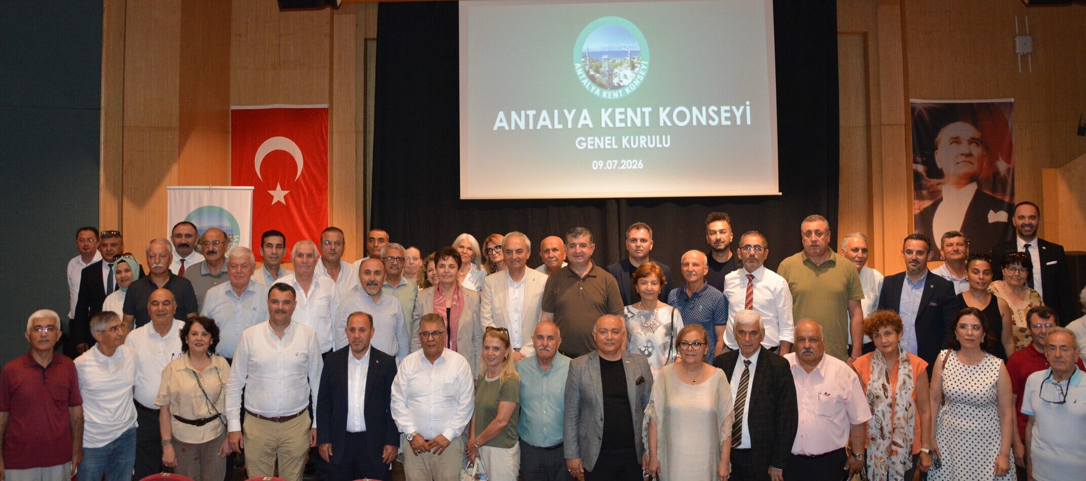 Semanur Kurt Yeniden Antalya Kent Konseyi Baskanligina Secildi (2)