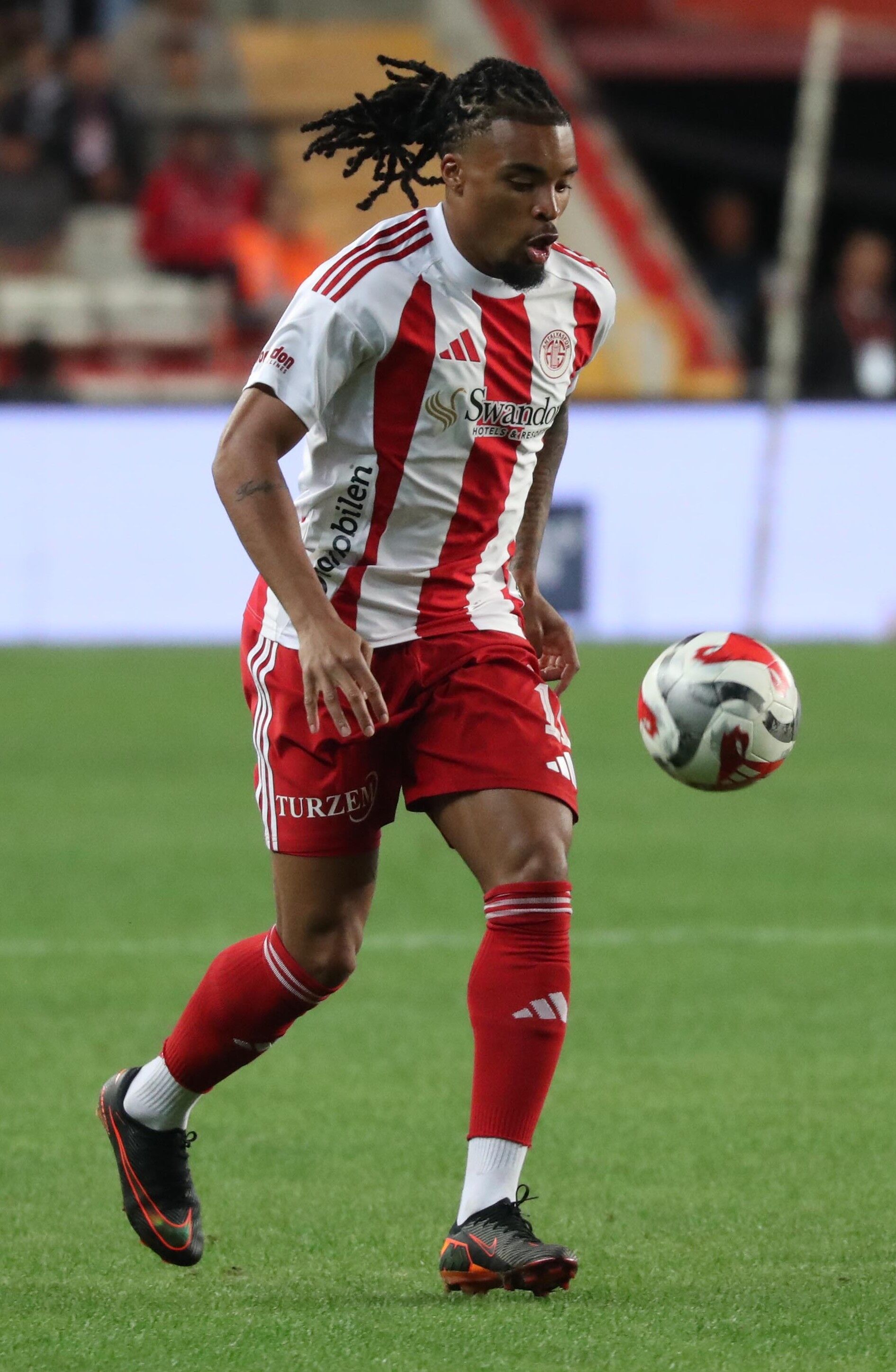 3 Yabancıya Lisans Çıkaran Antalyaspor’da 6 Futbolcu Gönderiliyor (7)