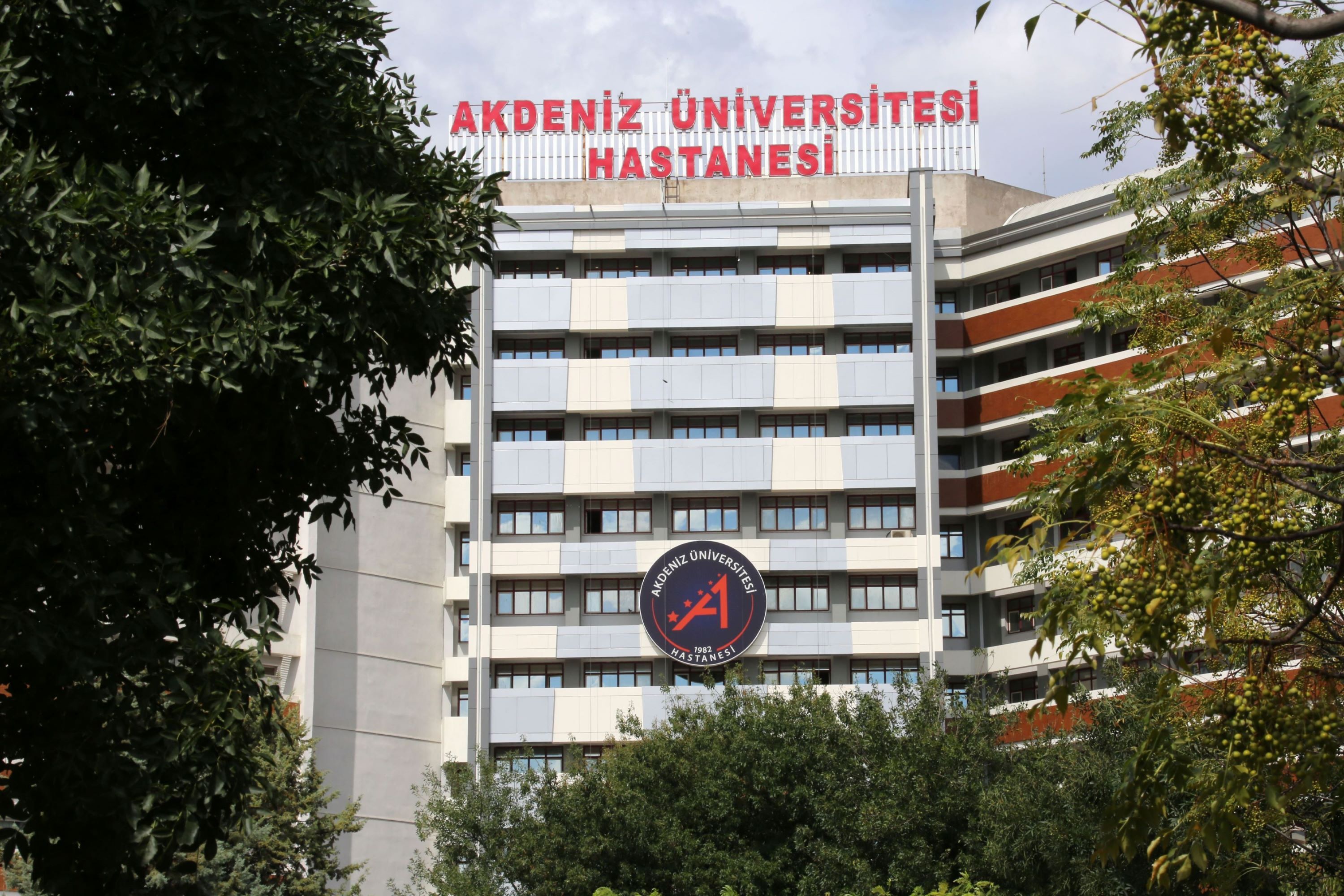 Akdeniz Üniversitesi 4 Profesör Alacak-1