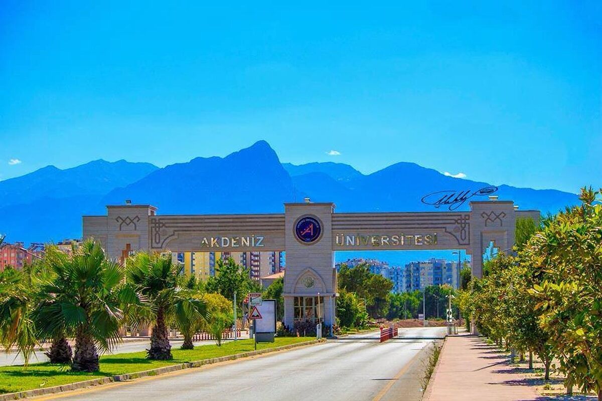 Akdeniz Üniversitesi 4 Profesör Alacak