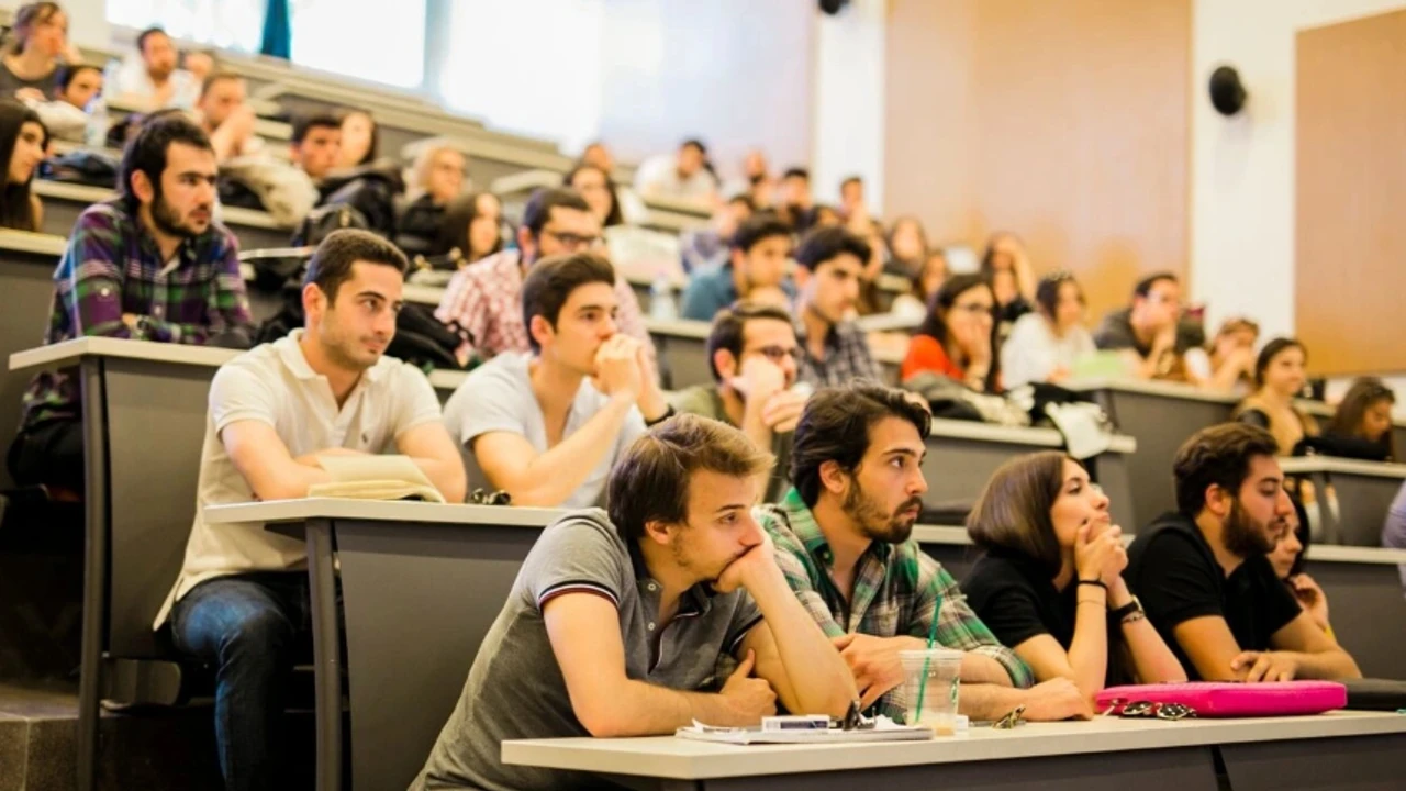 Akdeniz Üniversitesi’nde Öğrencileri Ödeyeceği Ücretler Belli Oldu (1)
