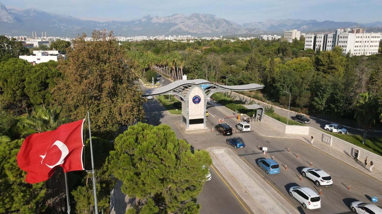 Akdeniz Üniversitesi’nde Öğrencileri Ödeyeceği Ücretler Belli Oldu (2)