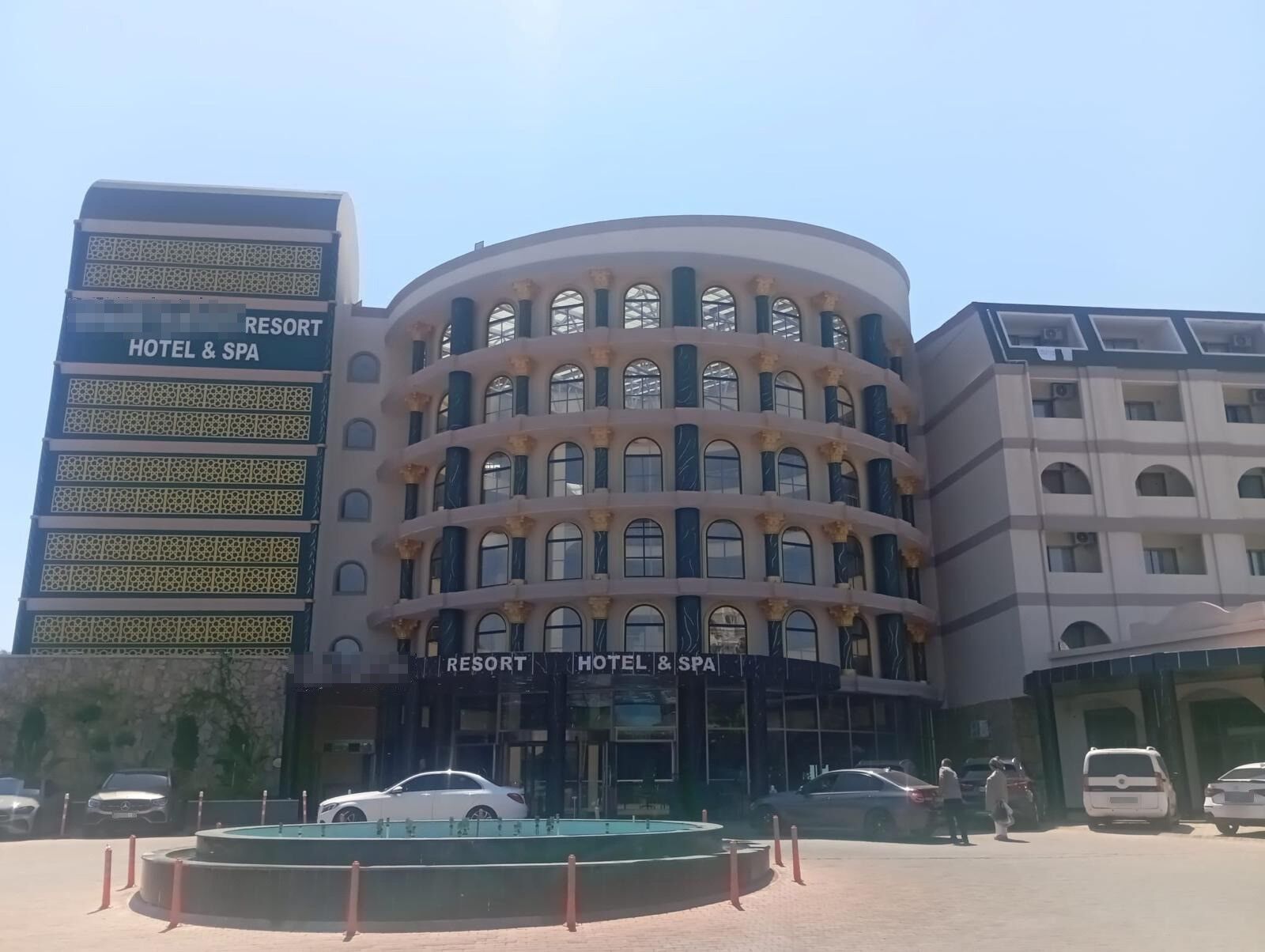 Alanyada 4 Yildizli Otel Onunde Cevre Skandali (3)