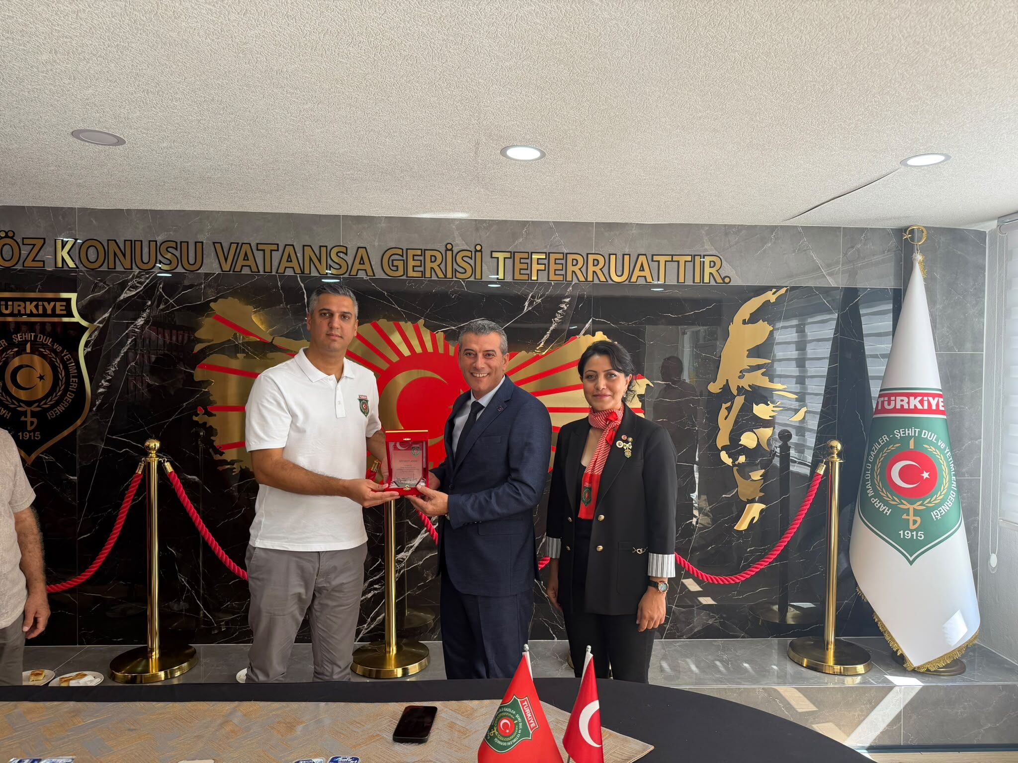 Anahtar Parti Antalya Heyeti Gaziler Ve Şehit Yakınlarıyla Buluştu (1)