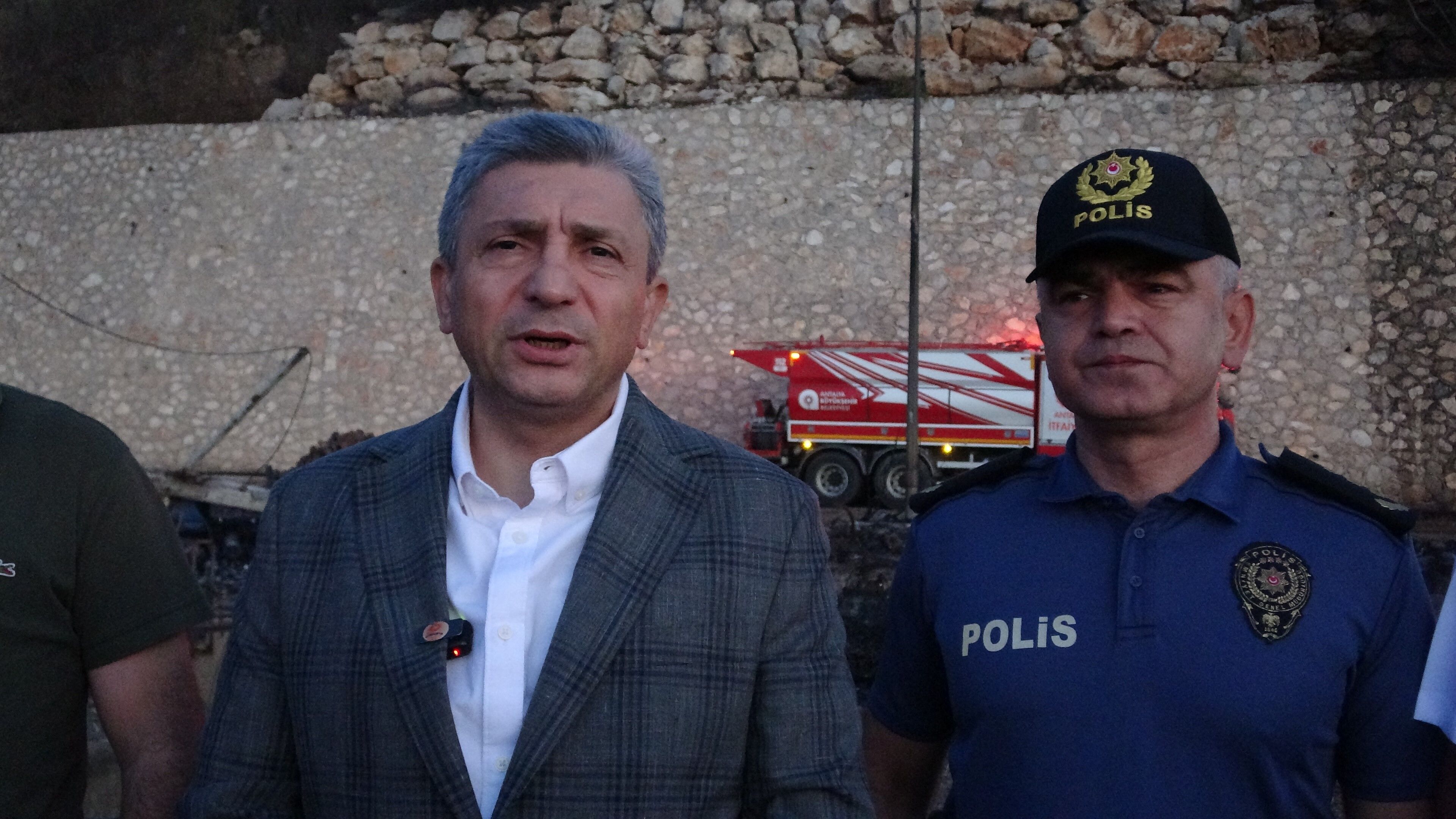 Antalya Balıkçı Barınağı’nda Yangın 20’Den Fazla Tekne Küle Döndü (5)