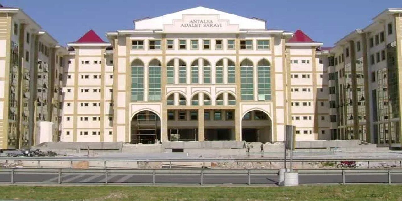 Antalya Barosundan Konteyner Adliye Resti (1)-2