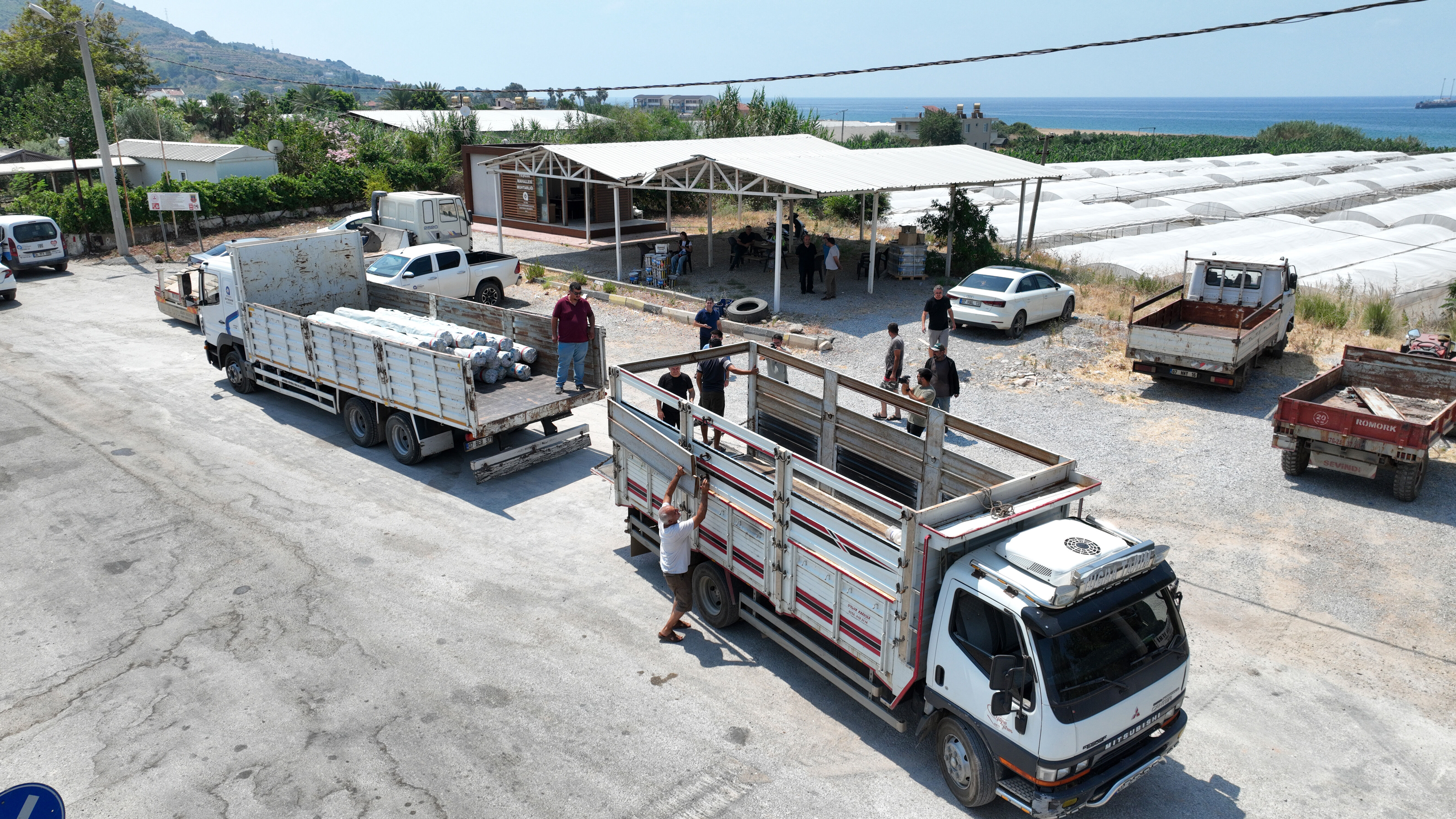 Antalya Büyükşehir Belediyesi Vatandaşları Zor Gününde Yalnız Bırakmadı (5)