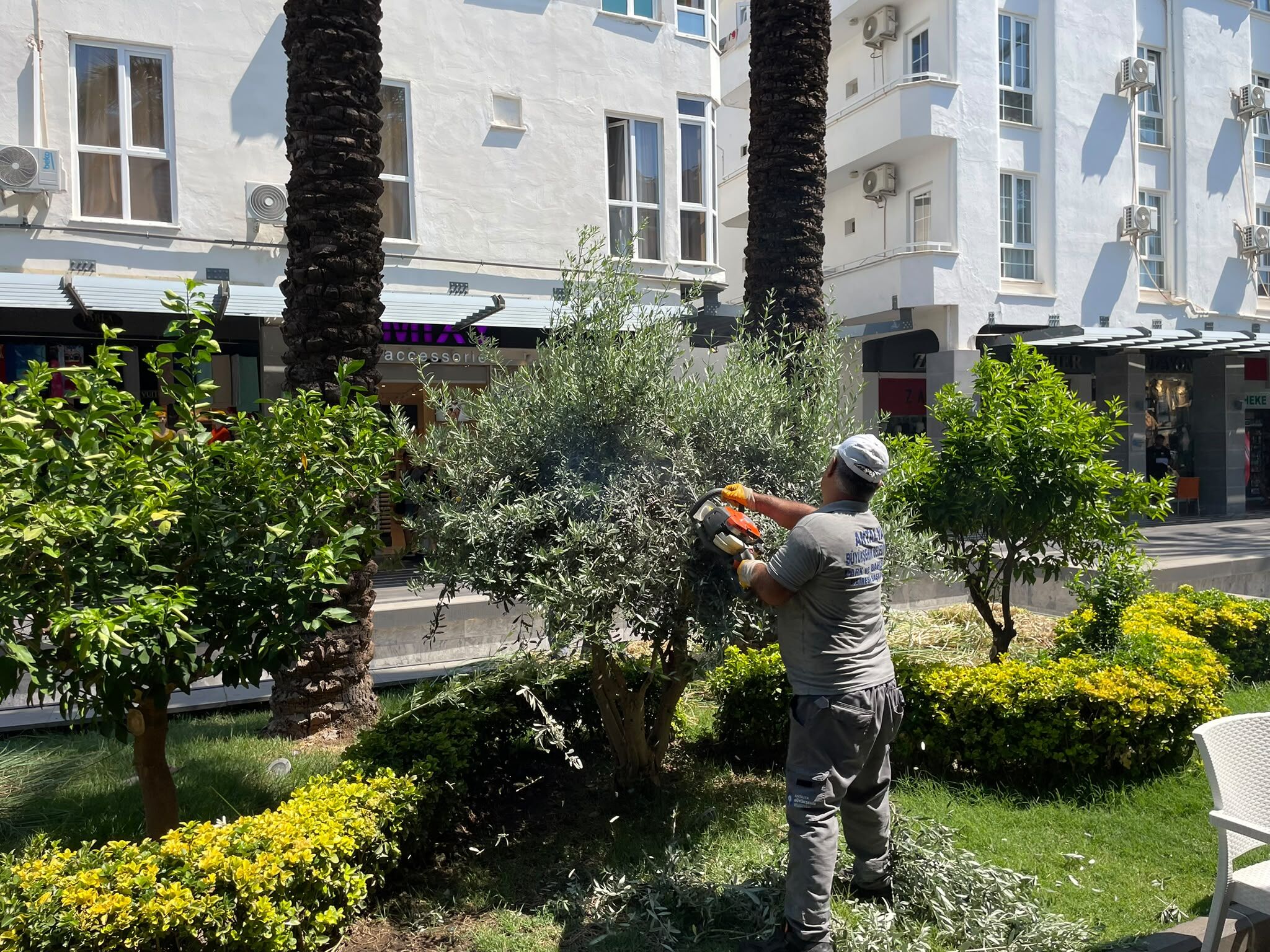 Antalya Büyükşehir Belediyesi’nden Cadde Çalışması (3)