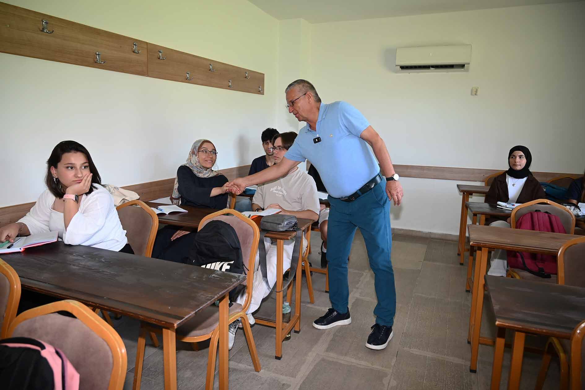 Antalya Kemer’de Ilk Ders Zili Çaldı (4)