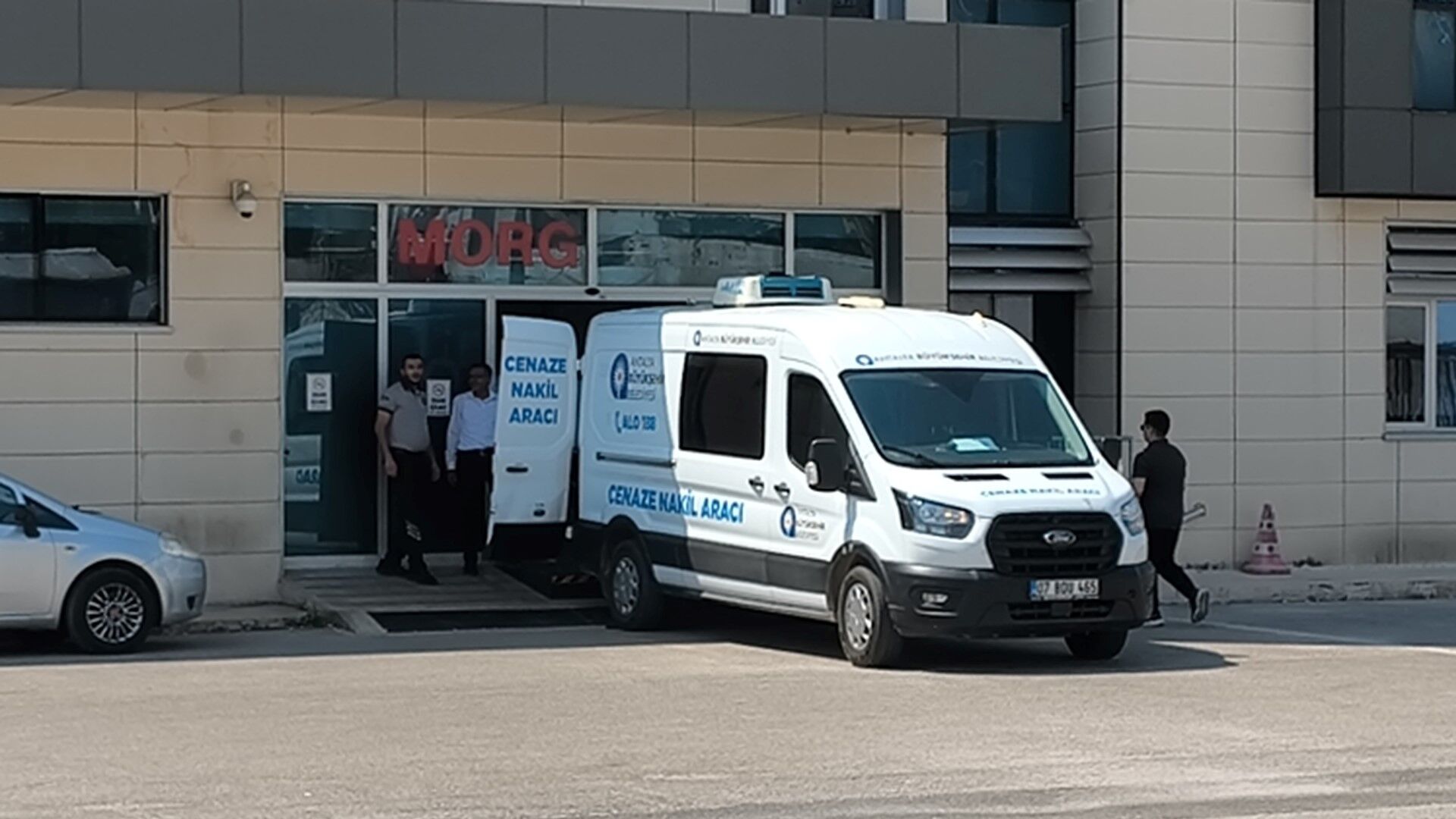 Antalya’da 2 Kişinin Hayatını Kaybettiği Kazada Cenazeler Teslim Alındı (1)