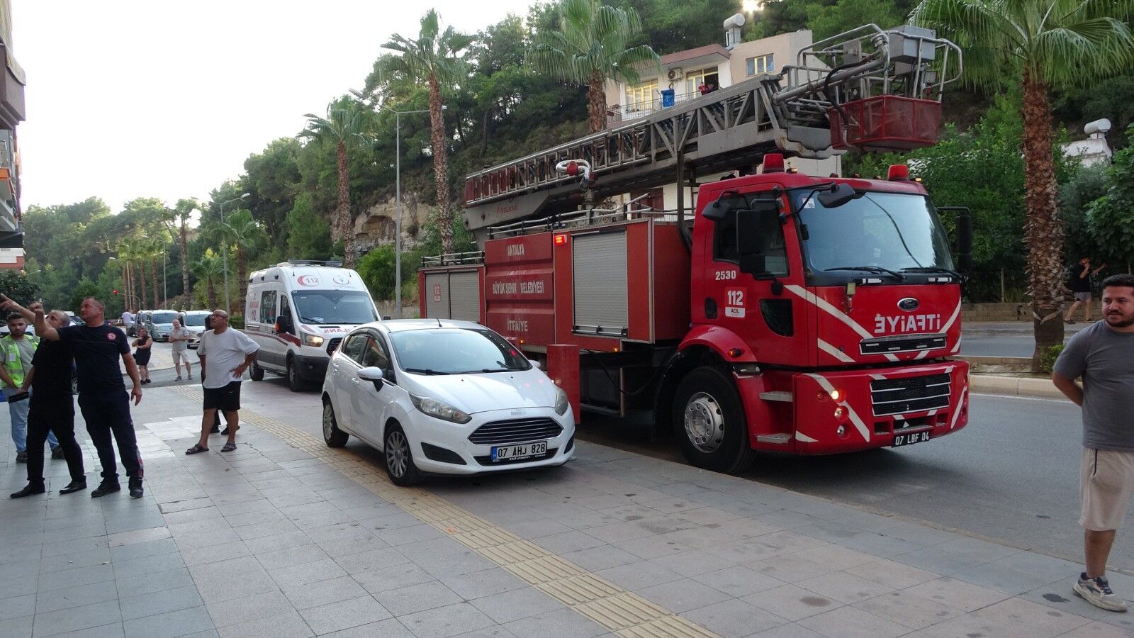 Antalya’da 3 Yaşındaki Çocuk Mahalleliye Korku Dolu Anlar Yaşattı (3)