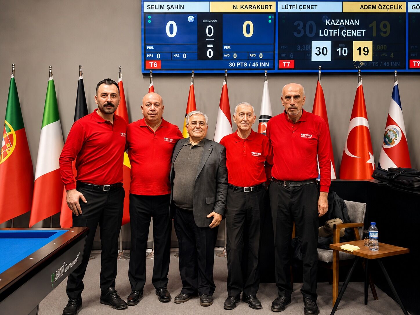 Antalya’da 61 Yıldır Değişmeyen Adres Bilardo Masası Oldu (3)