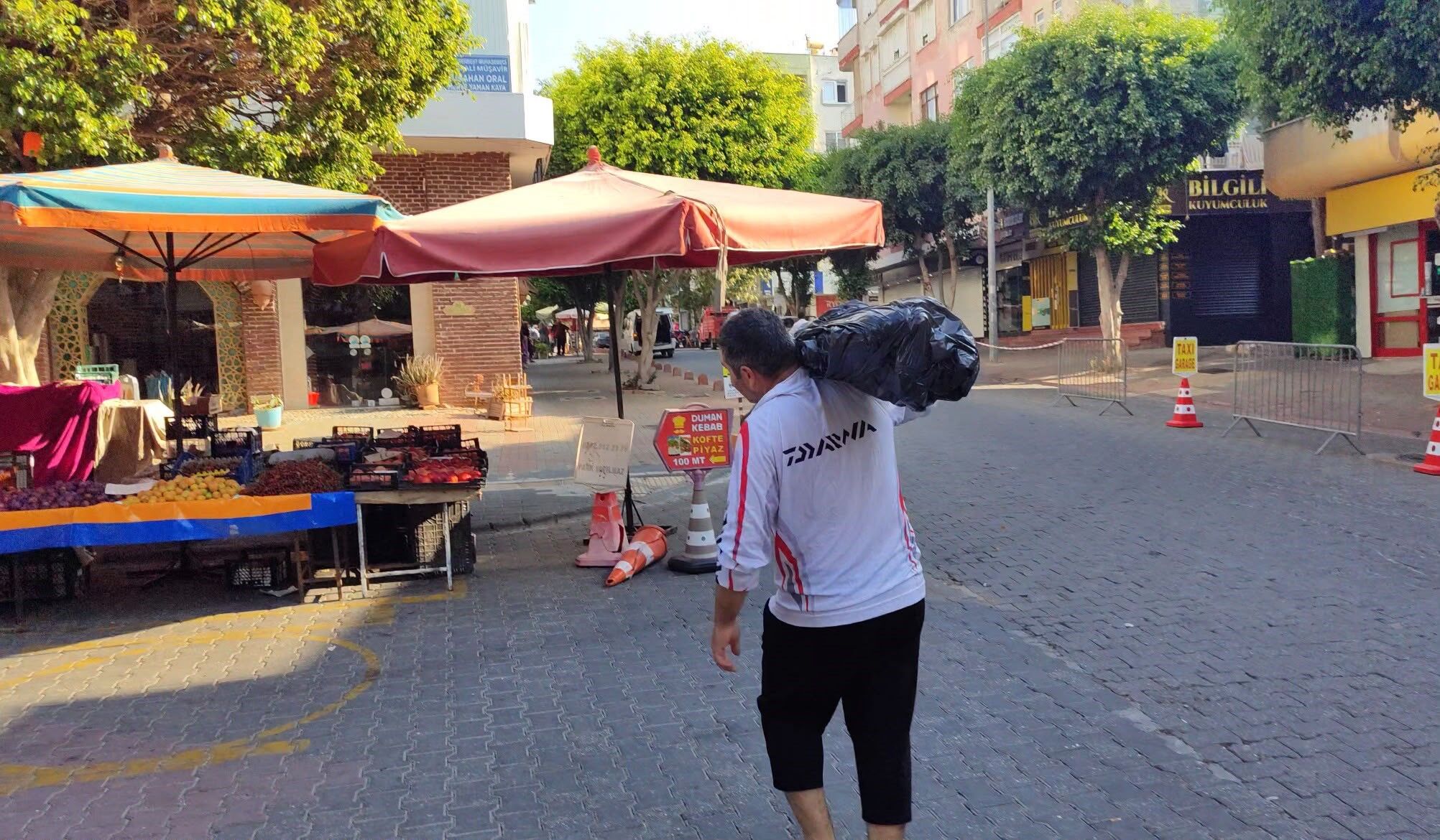 Antalya’da Amatör Balıkçı Boyu Kadar Balık Tuttu (2)