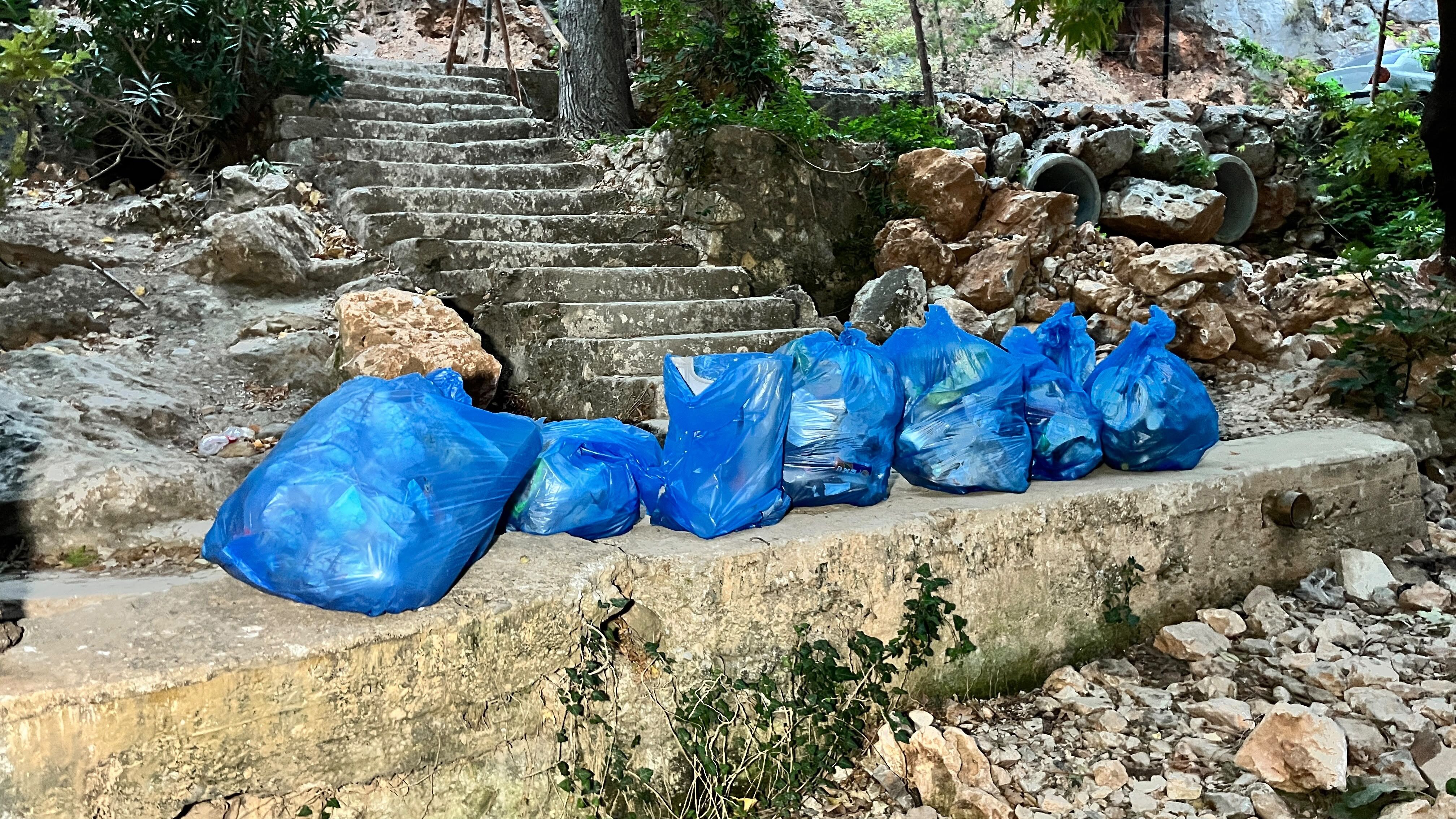 Antalya’da Gördüklerine Dayanamayıp Temizlik Yaptılar (6)