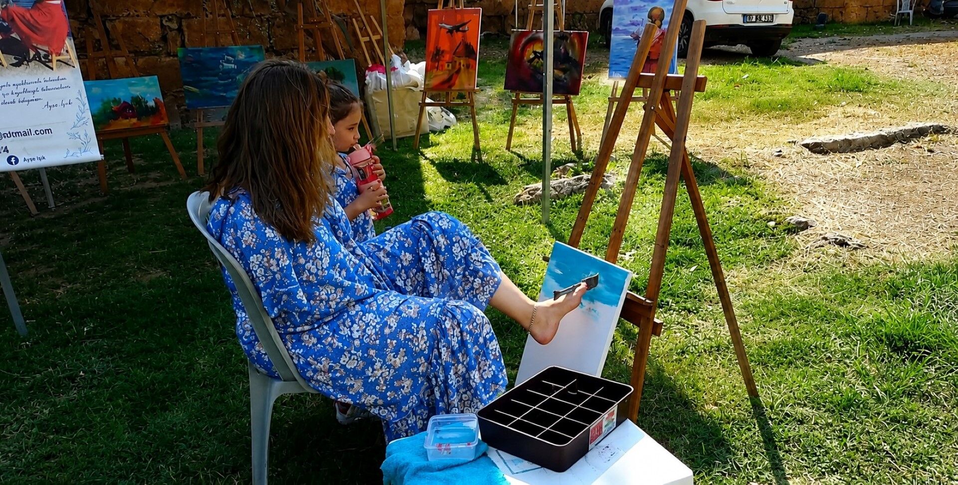 Antalya’da Kaza Kollarını Aldı Ayaklarıyla Hayata Tutundu (7)