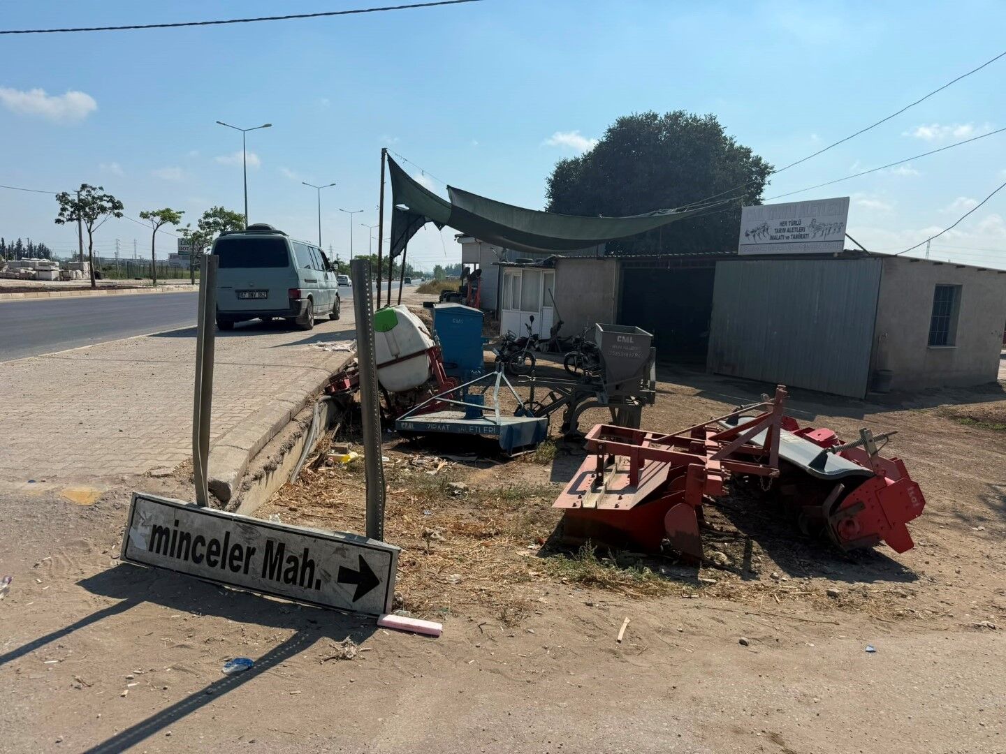 Antalya'da Önce Dükkana Uçtu Sonra Helallik Istedi (1)