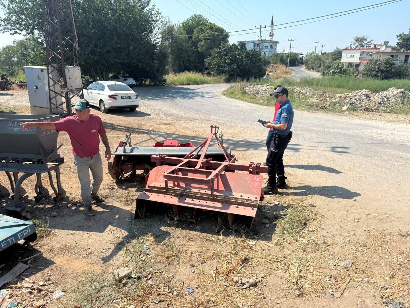 Antalya'da Önce Dükkana Uçtu Sonra Helallik Istedi (4)