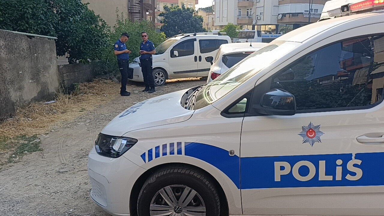 Antalya’da Sahte Plaka Operasyonu 3 Kişi Gözaltına Alındı (2)