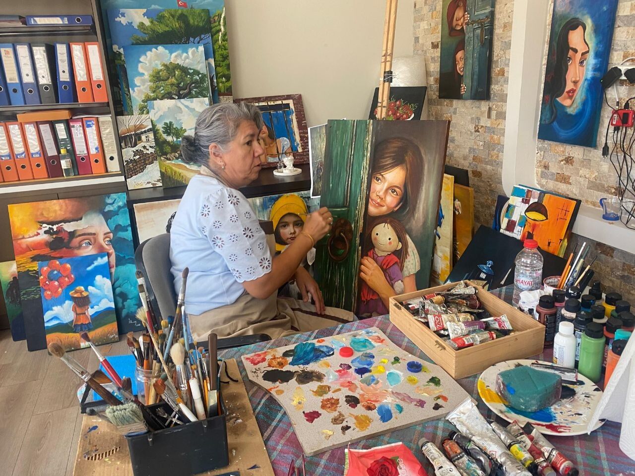 Antalya’da Sanat Yolculuğunun Ilk Sergisi! İlknur Temiroğlu 54 Eserini Sergileyecek (5)