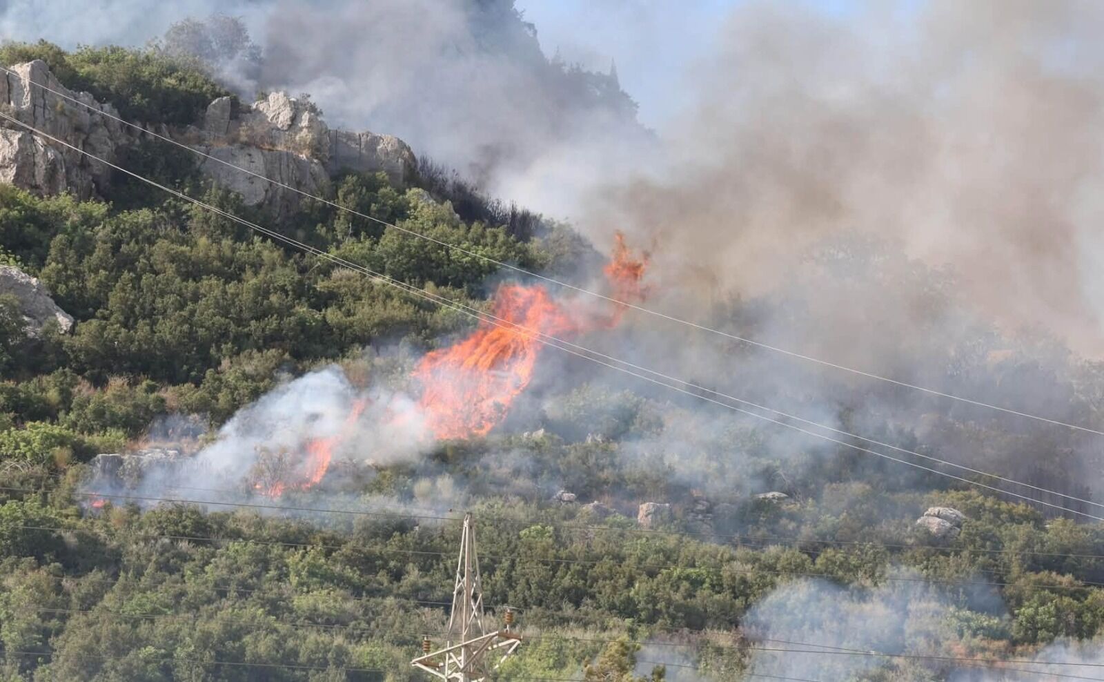 Antalya’nın 8 Ilçesinde 34 Ayrı Yangın Çıktı! Yangın Kabusunun Çözümünü Anlattı (3)