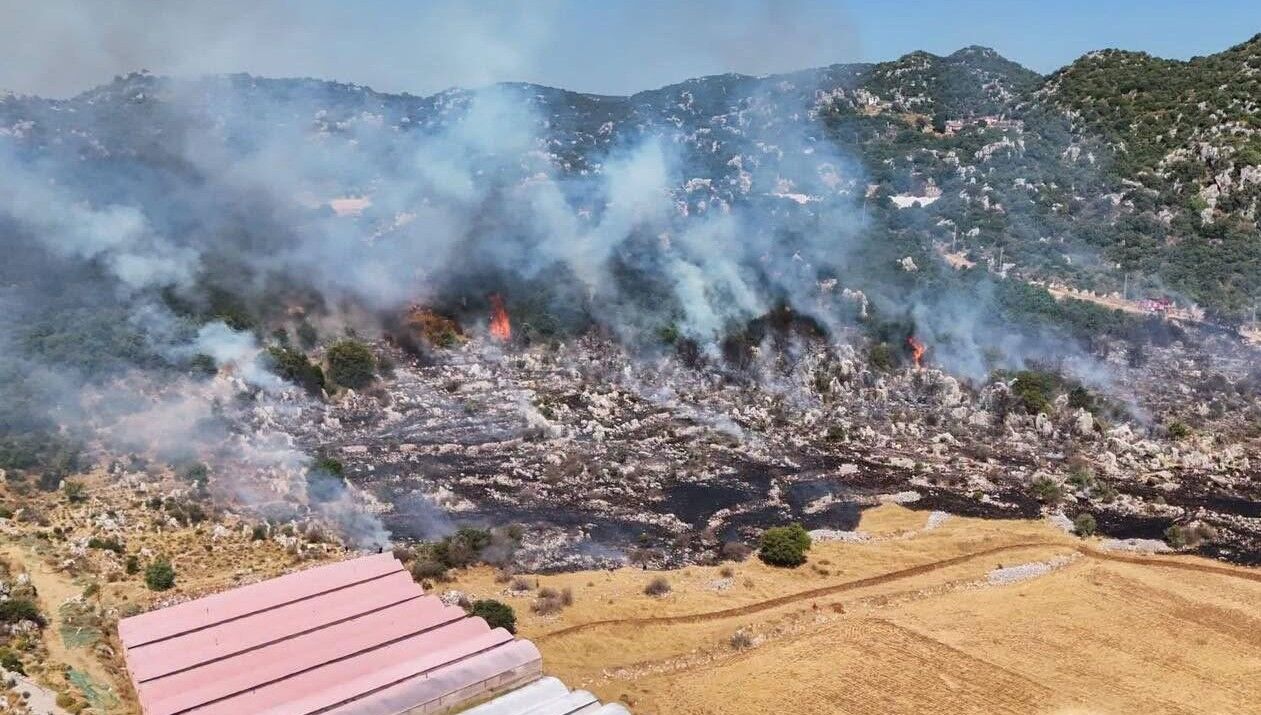 Antalya’nın 8 Ilçesinde 34 Ayrı Yangın Çıktı! Yangın Kabusunun Çözümünü Anlattı (5)