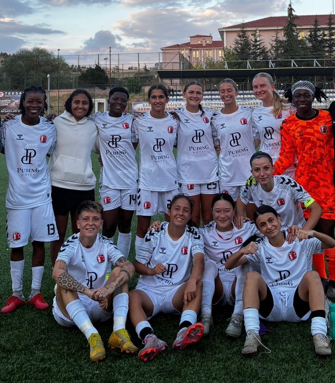 Antalya’nın Süper Lig Ekibi 12 Kişiyle 1 Puan Aldı (1)-1