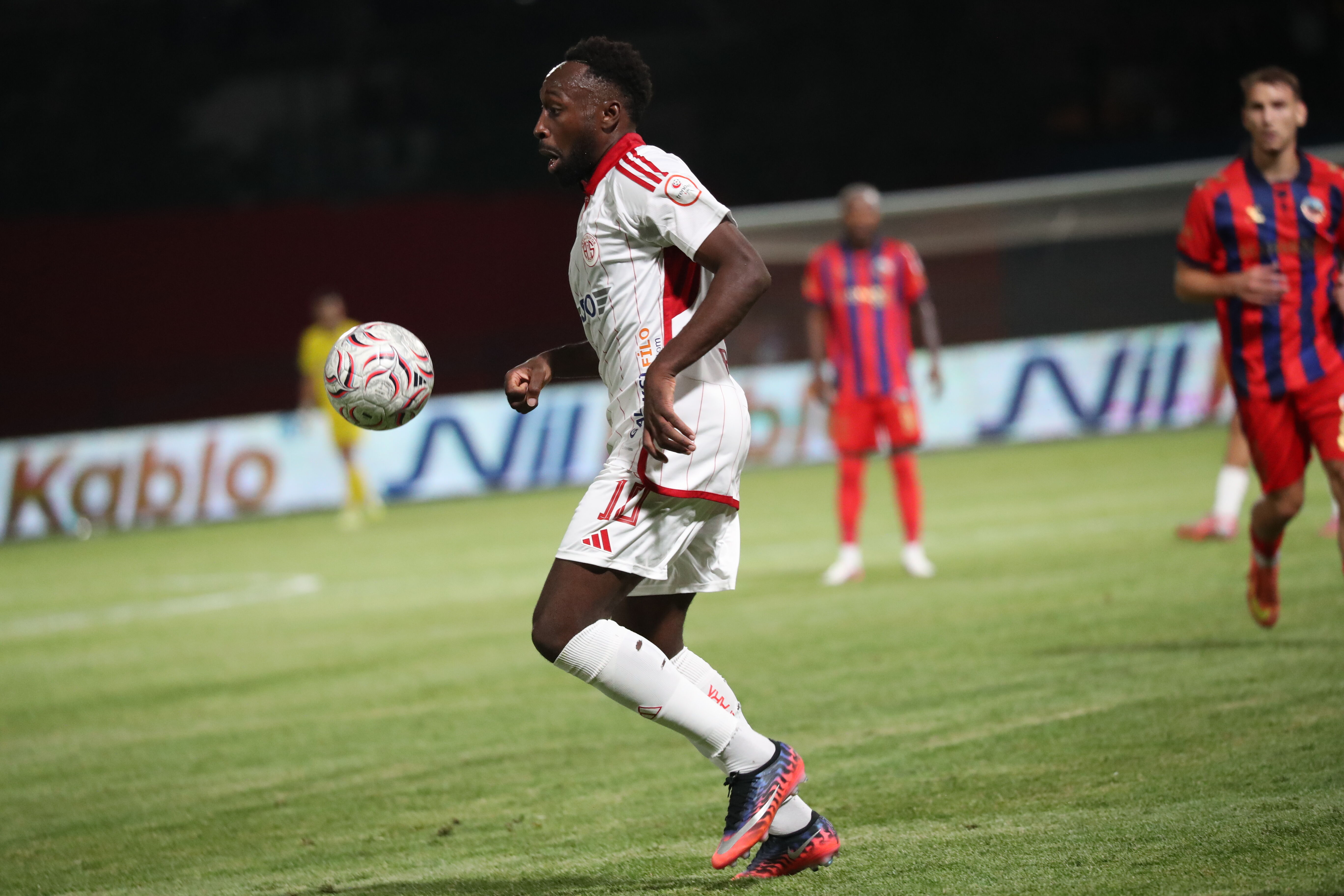 Antalyaspor 1 Ligdeki Ilk Yenilgisini Mardinde Aldi (2)
