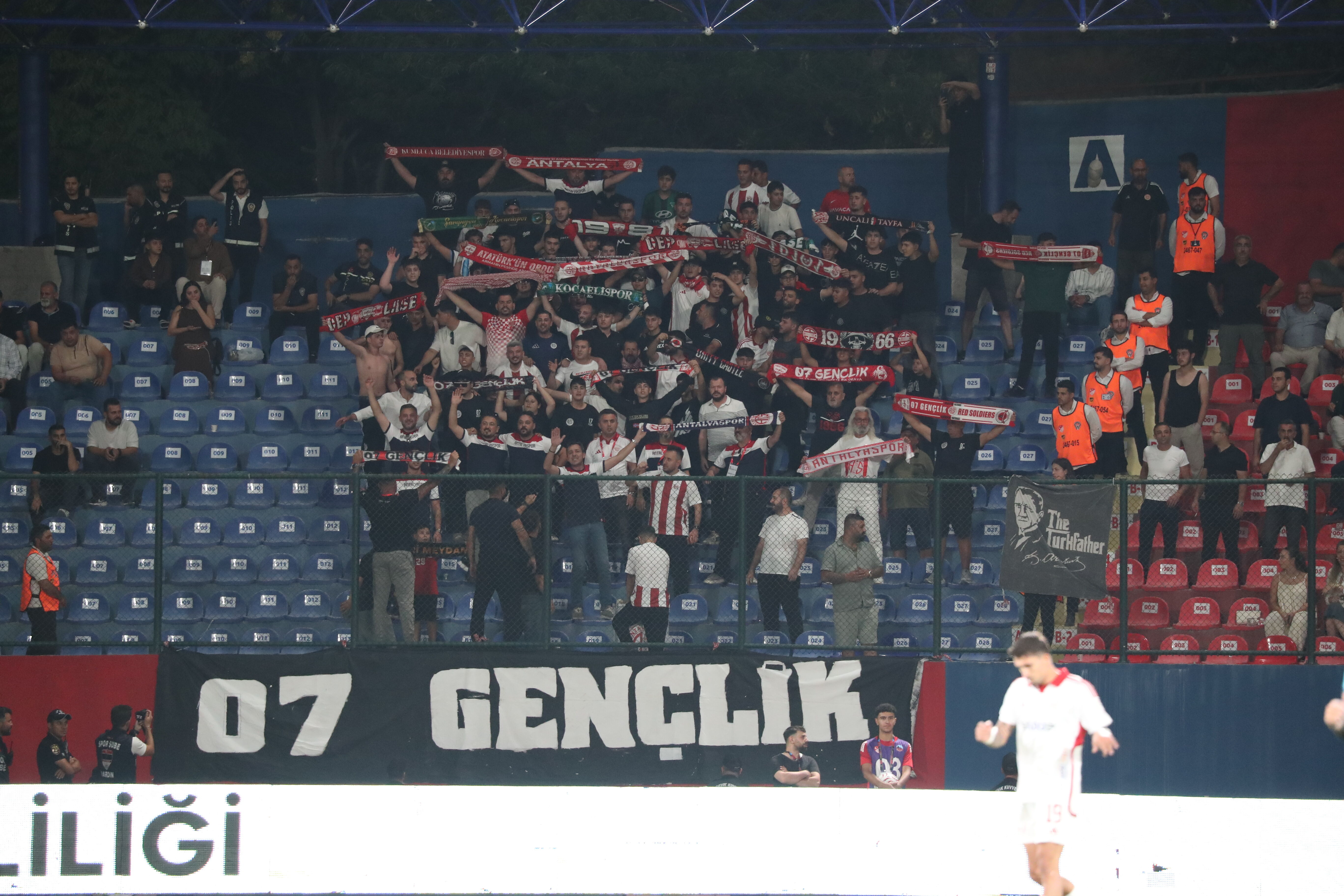 Antalyaspor 1 Ligdeki Ilk Yenilgisini Mardinde Aldi (6)