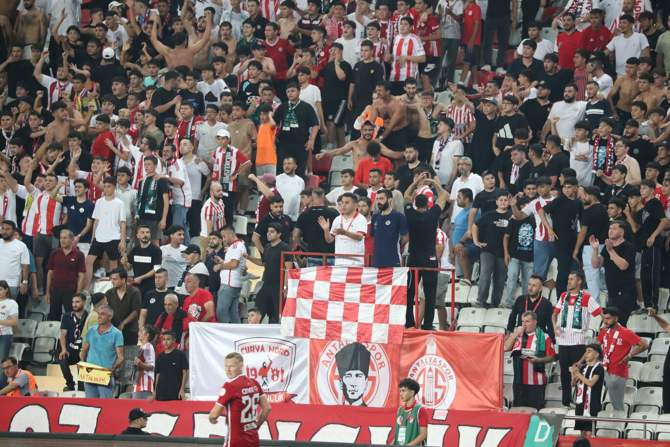 Antalyaspor 1. Lige 3 Puanla Basladi (9)