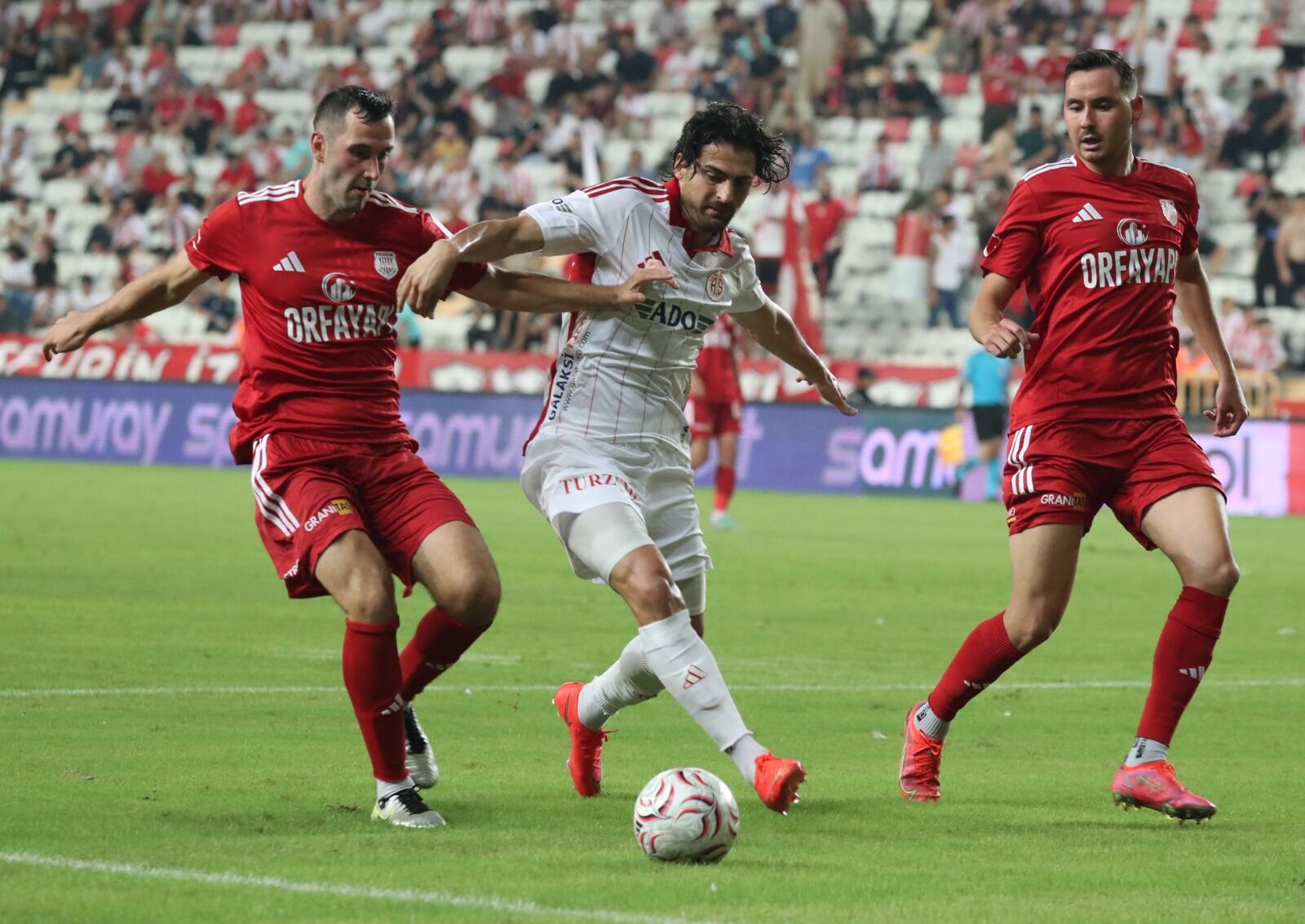 Antalyaspor Golcü Transferinde 20 Milyonluk Engele Takıldı (2)