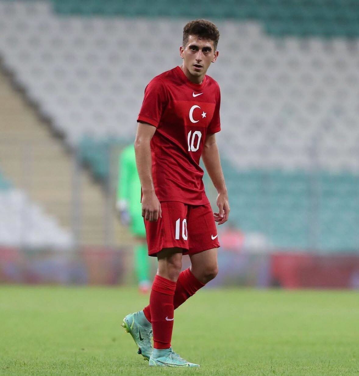 Antalyaspor’da Kaleci Ve Golcü Yok! Orta Sahaya Bir Takviye Daha (2)