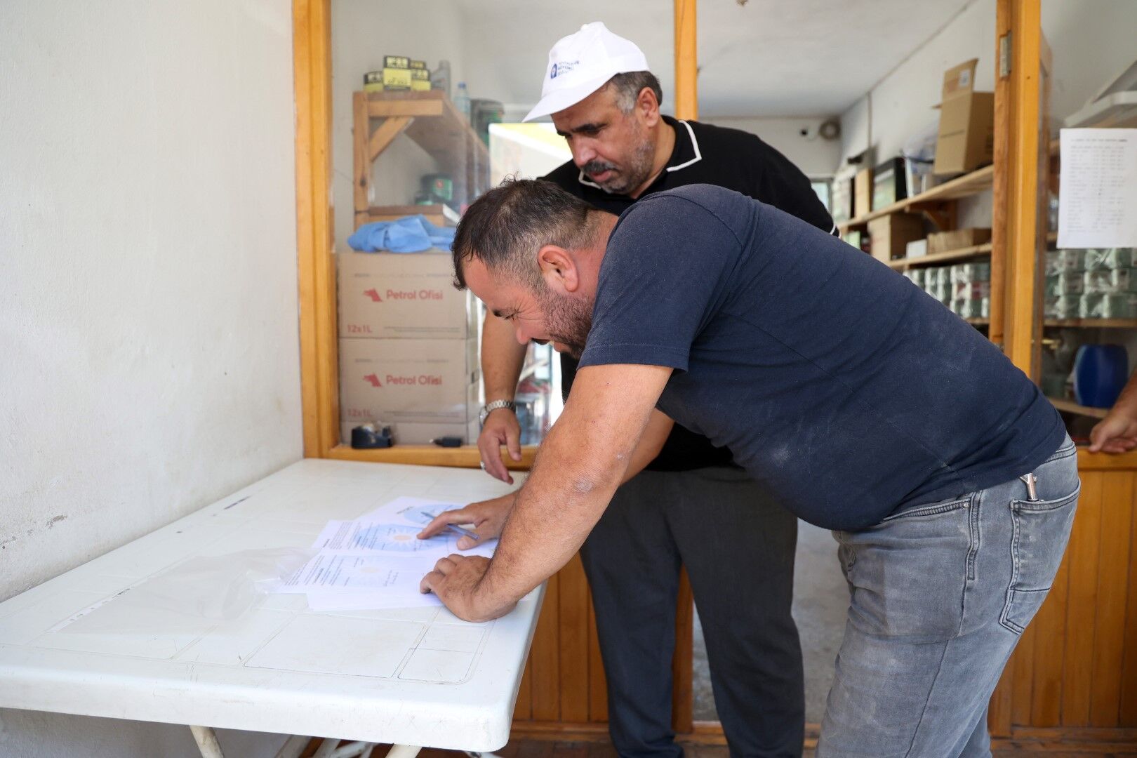 Büyükşehir’den Korkutelili Üreticiye Yem Ezme Makinesi Desteği (8) (Large)