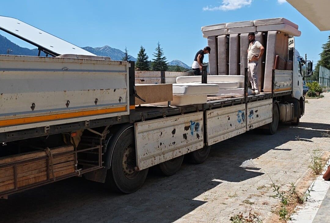 Dev Spor Sahası Belediyeye Geçti! Antalya İbradı'da Tahliye Şoku (1)