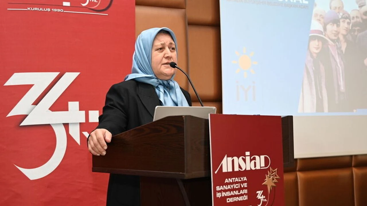 Eski Vekil Nesrin Ünal’dan Bambus Plajı’na Dikkat Çeken Çıkış (1)