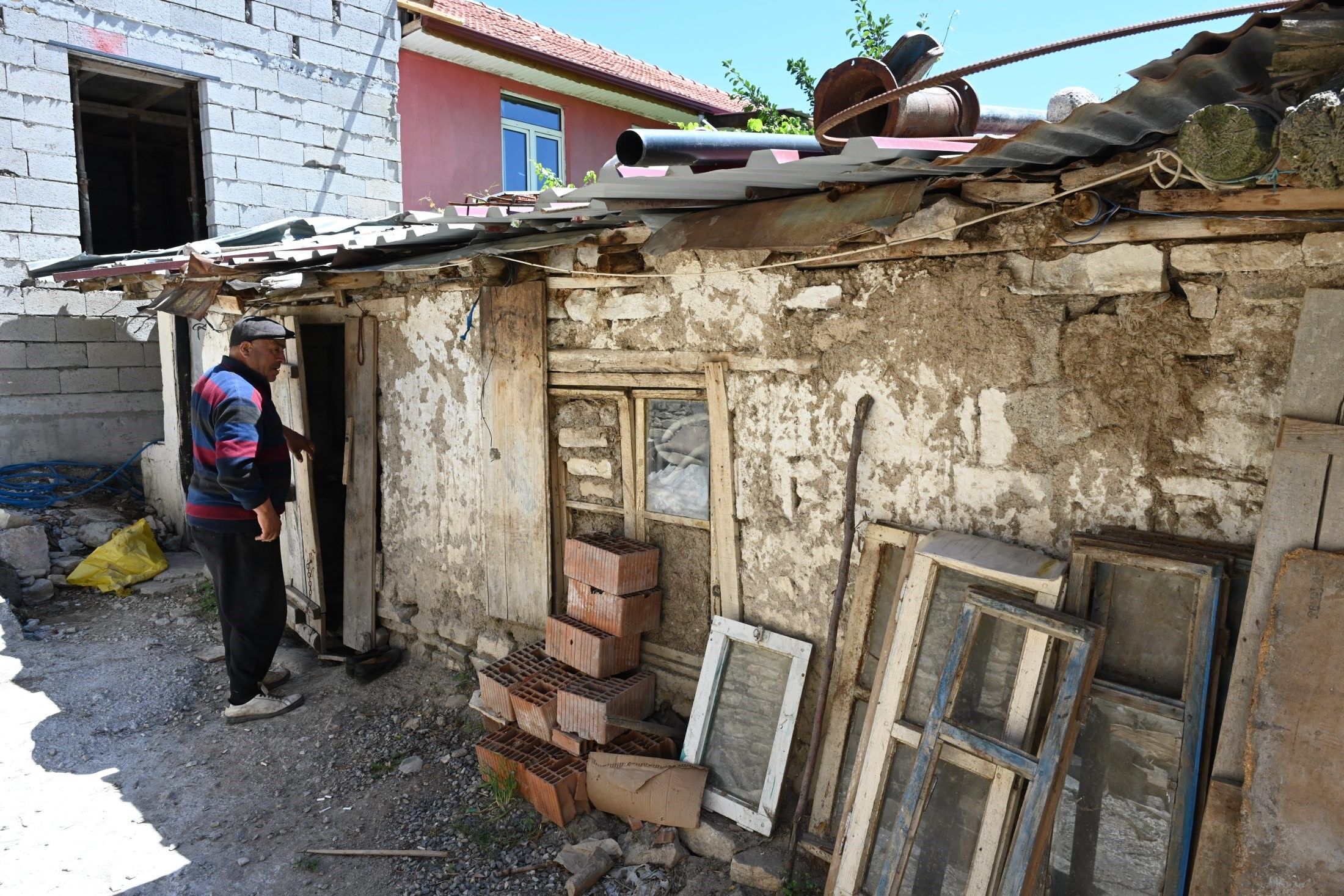 Isparta ‘Da Devlet Millet El Ele Verdi! Yaşlı Çifti Yuvasına Kavuştu (1)