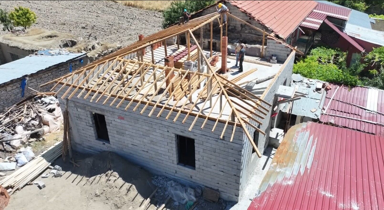 Isparta ‘Da Devlet Millet El Ele Verdi! Yaşlı Çifti Yuvasına Kavuştu (6)