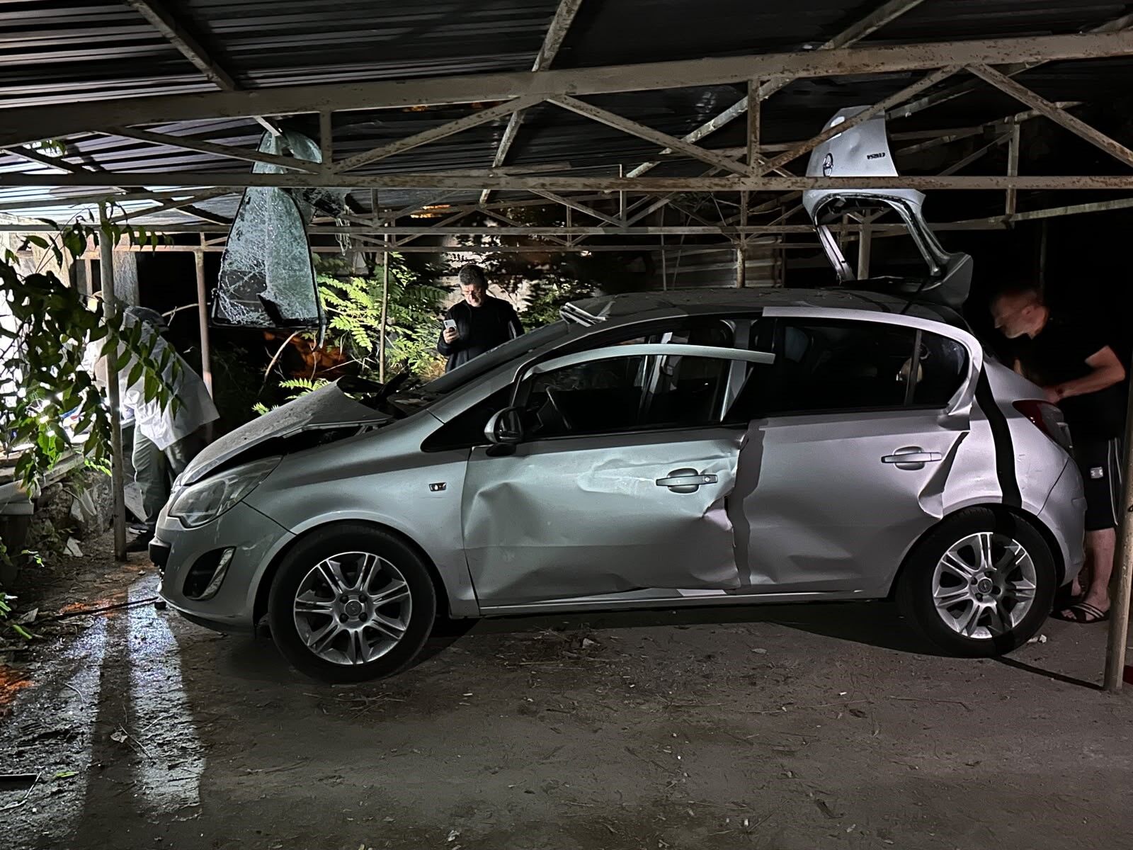 Isparta’da Park Halindeki Otomobilde Çakmak Gazı Tüpü Patladı (1)